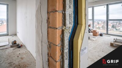 Riešenie kročajového hluku a akustiky stavieb v modernom bytovom komplexe